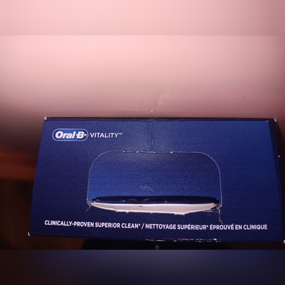 NEW Oral-B Vitality Rechargeable Electric Toothbrush FlossAction Timer - Picture 5 of 7